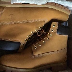 Men’s Buckwheat Timberland Boots Size 12. Excellent condition.